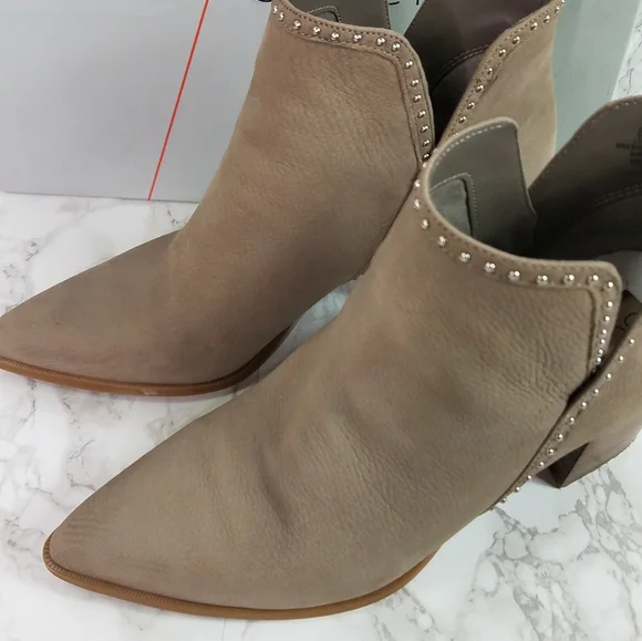 Sole Society Dalphine Leather Boots Color Porcini Size 8 - Picture 2 of 12